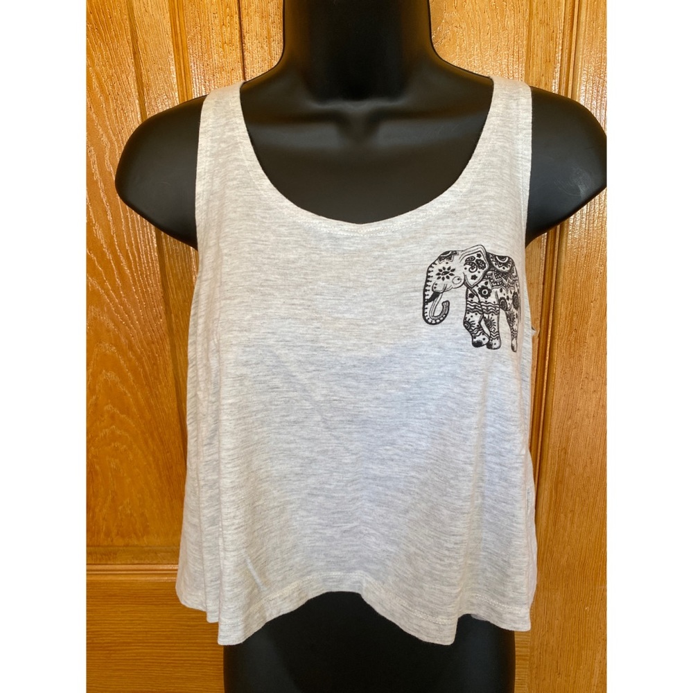 Gray Croptop. Elephant Detail.